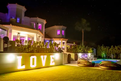 Luxury Villa Photo #6