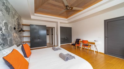 Luxury Villa Photo #32