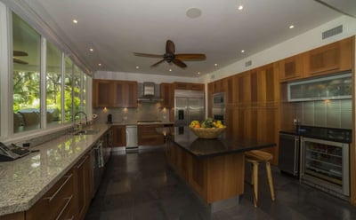 Luxury Villa Photo #17