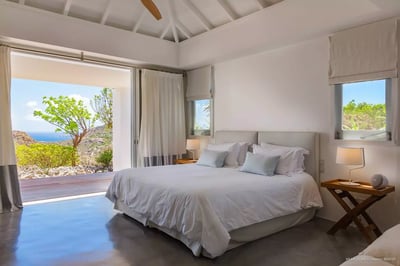 Luxury Villa Photo #35