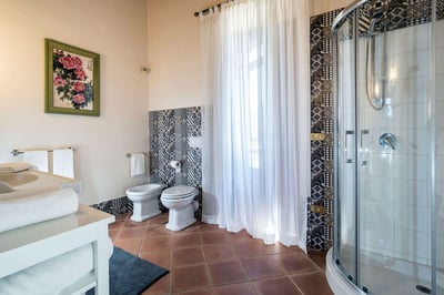 Luxury Villa Photo #36