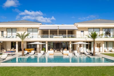 Luxury Villa Photo #4