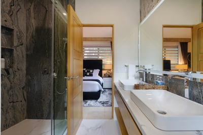 Luxury Villa Photo #31