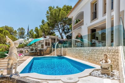 Luxury Villa Photo #3