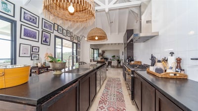 Kitchen & Dining Area