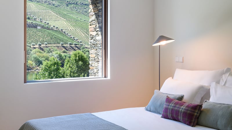 Douro Riverfront Villa