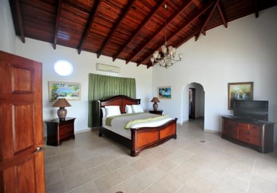 Luxury Villa Photo #9