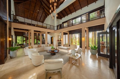 Luxury Villa Photo #17