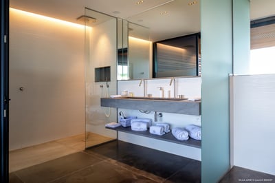 Luxury Villa Photo #44