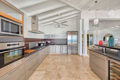 Luxury Villa Photo #11