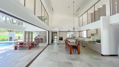 Luxury Villa Photo #8