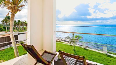 Luxury Villa Photo #6