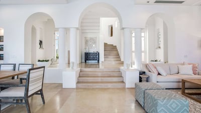 Luxury Villa Photo #15