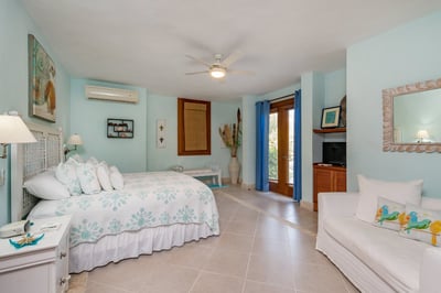 Luxury Villa Photo #50