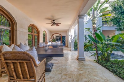 Luxury Villa Photo #18