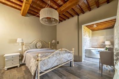 Luxury Villa Photo #17