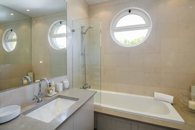Luxury Villa Photo #28