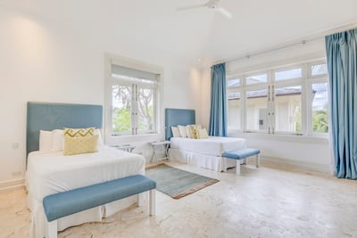 Luxury Villa Photo #42