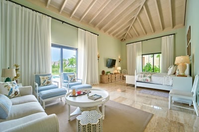 Luxury Villa Photo #18