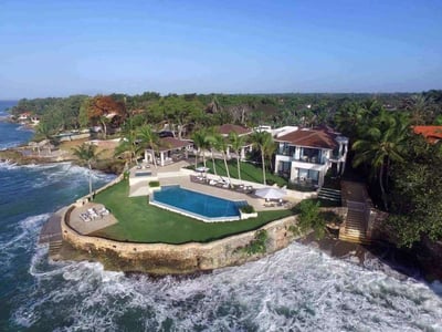 Luxury Villa Photo #2