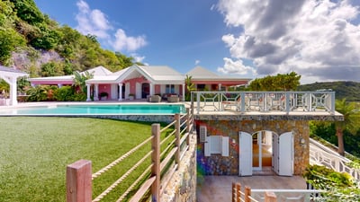 Luxury Villa Photo #2