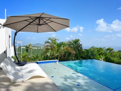 Luxury Villa Photo #3