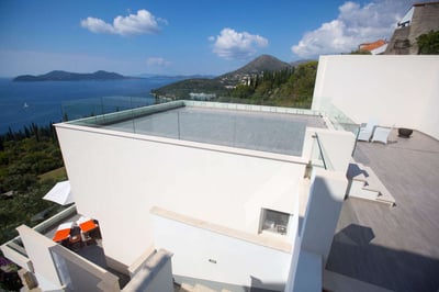 Luxury Villa Photo #9