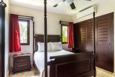 Luxury Villa Photo #45