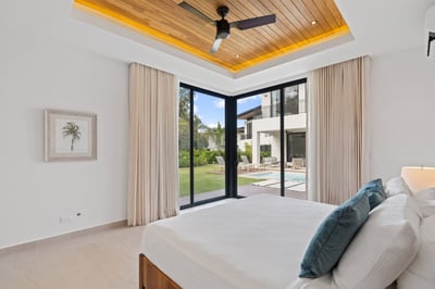 Luxury Villa Photo #8