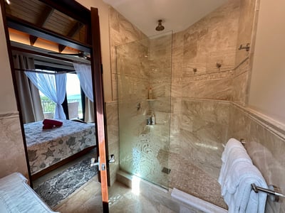 Luxury Villa Photo #42