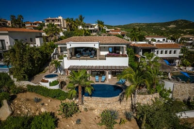 Luxury Villa Photo #36