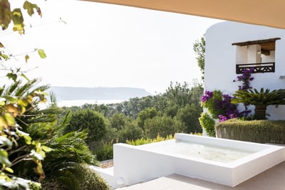 Luxury Villa Photo #6