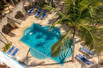 Luxury Villa Photo #4