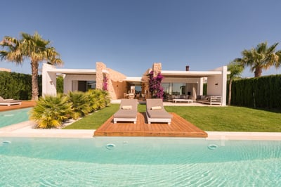 Luxury Villa Photo #2