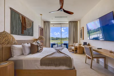 Solara – Lakefront Luxury with Gym, Sauna & Sunset