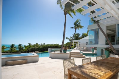 Luxury Villa Photo #16
