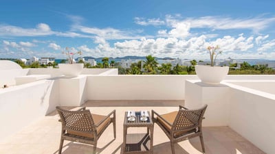 Luxury Villa Photo #11