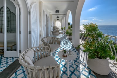 Luxury Villa Photo #14