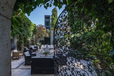 Luxury Villa Photo #11