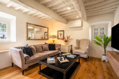 Luxury Villa Photo #17