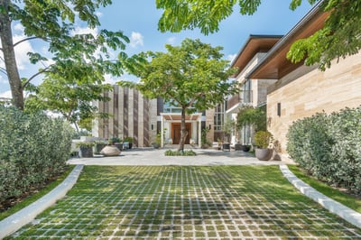 Luxury Villa Photo #47