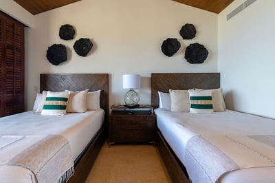 Luxury Villa Photo #40