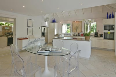 Luxury Villa Photo #23