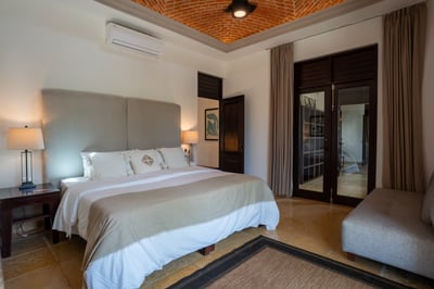 Luxury Villa Photo #64
