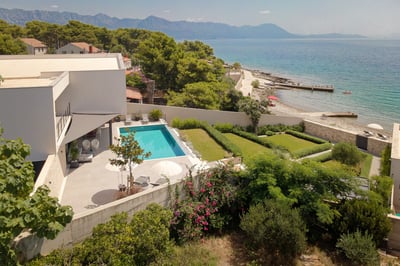 Luxury Villa Photo #4
