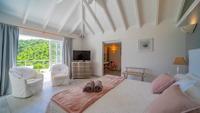 Luxury Villa Photo #35
