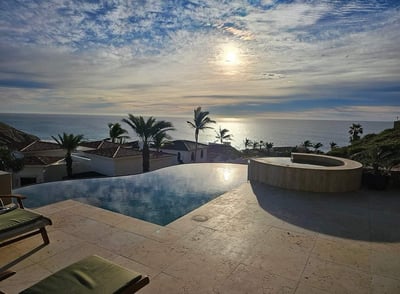 Luxury Villa Photo #6