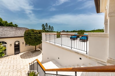 Luxury Villa Photo #15
