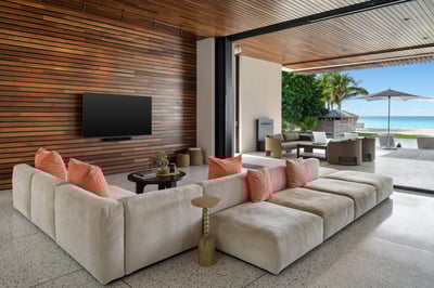 Luxury Villa Photo #6