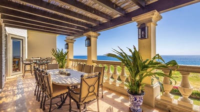 Luxury Villa Photo #23